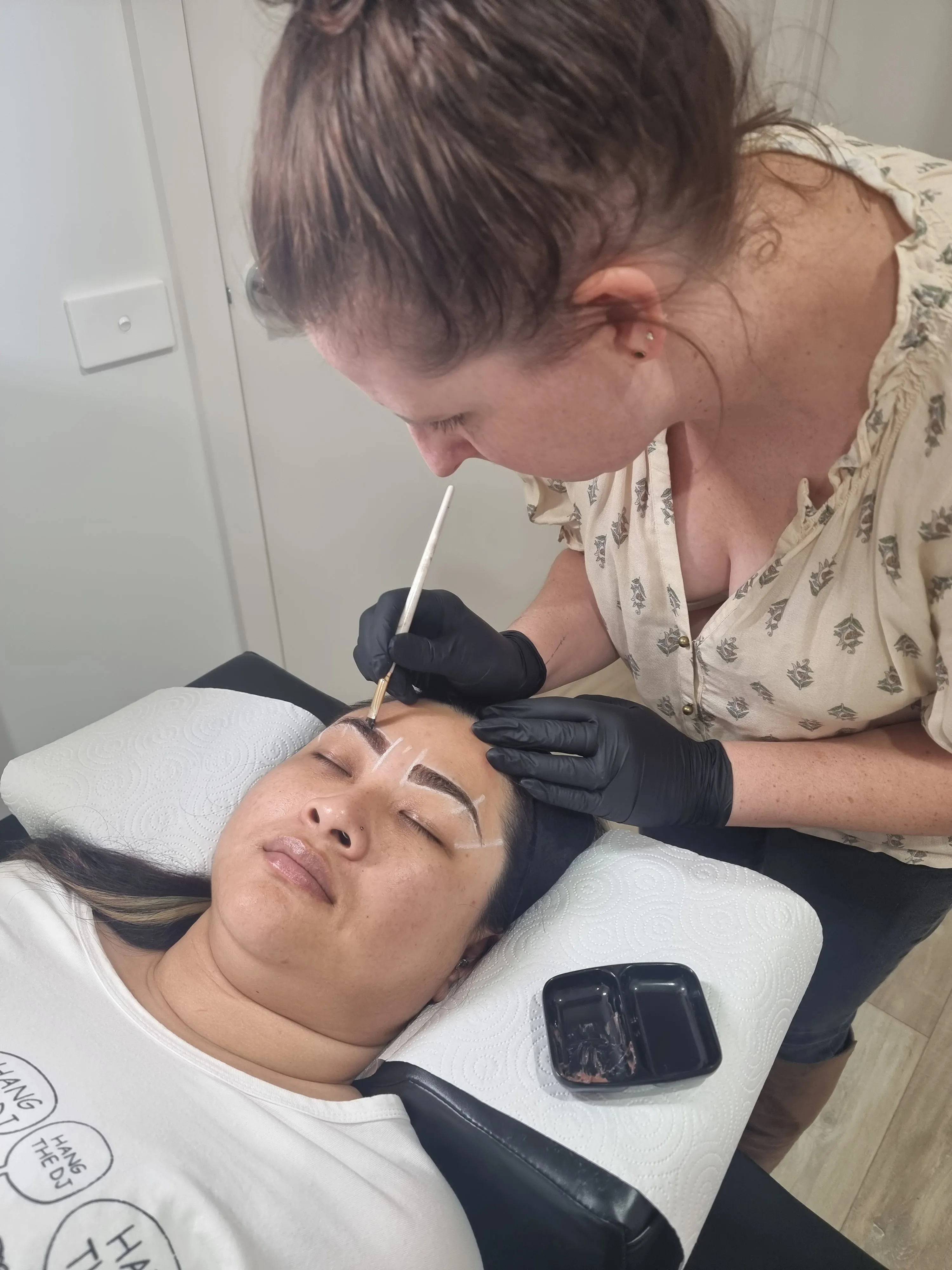 PRIVATE 1:1 IN PERSON Facial Waxing & Tinting Course with Kit