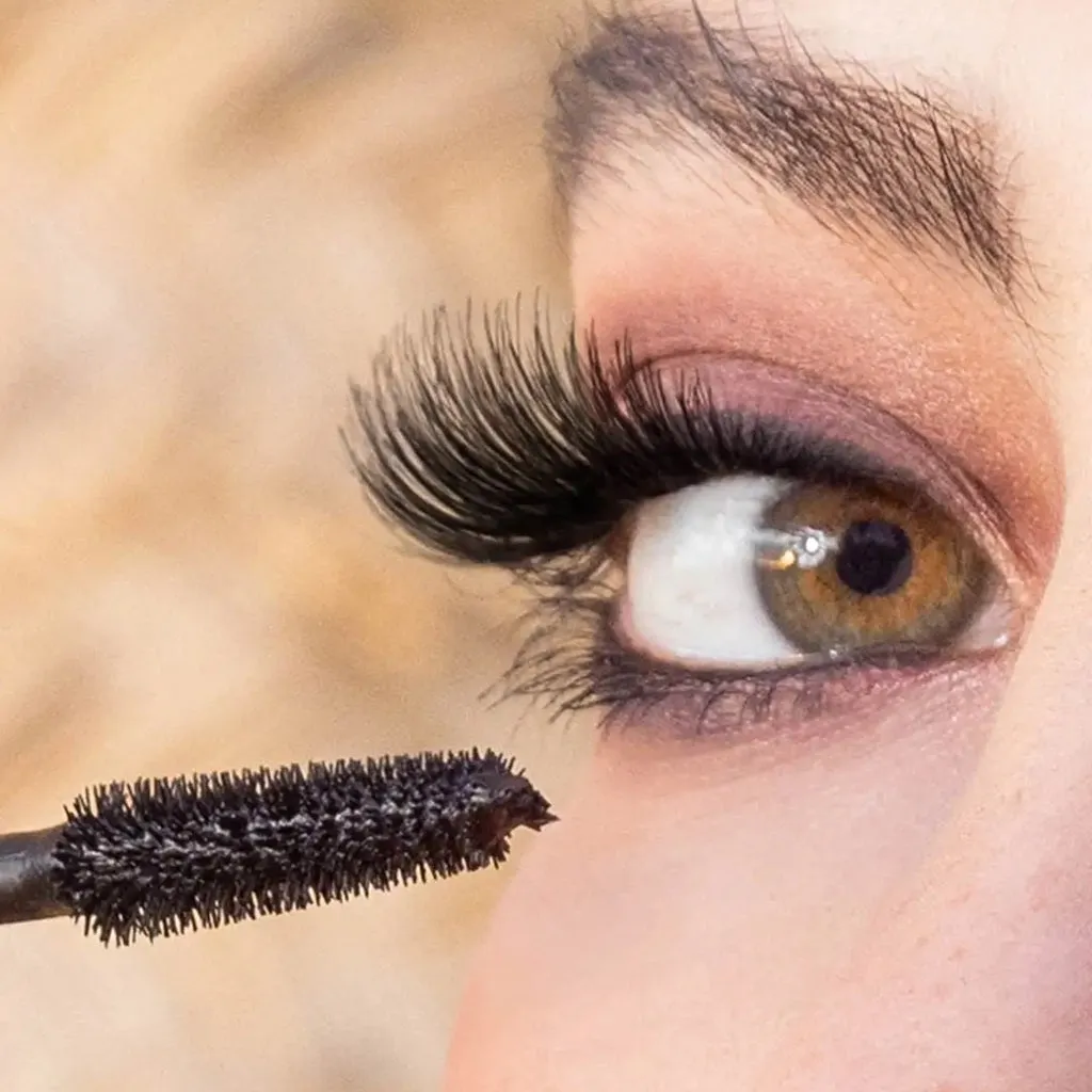 ZEENA  Volume Mascara Extreme Black WP 010